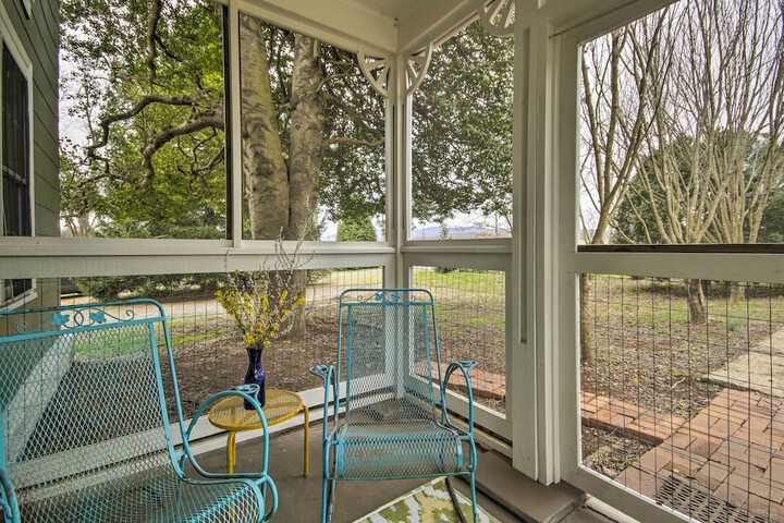 Historic Farmhouse w / Chefs Kitchen Near Wineries