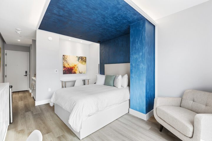 Global Luxury Suites at the Arches