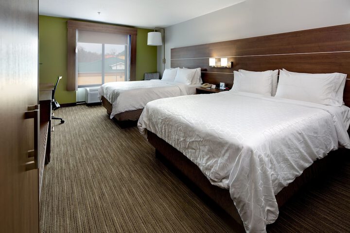 Holiday Inn Express & Suites Lenoir Cty by IHG