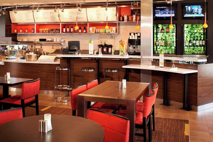 Courtyard by Marriott Toledo Airport Holland
