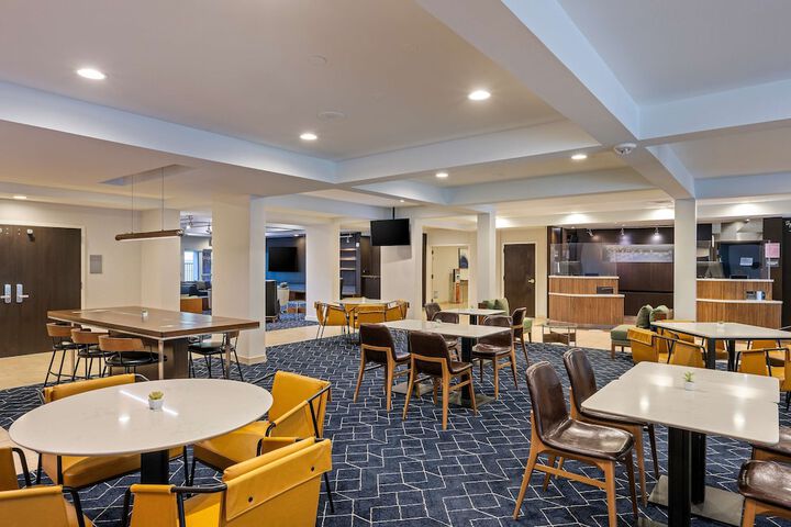 Hotel Interior 7 of 43