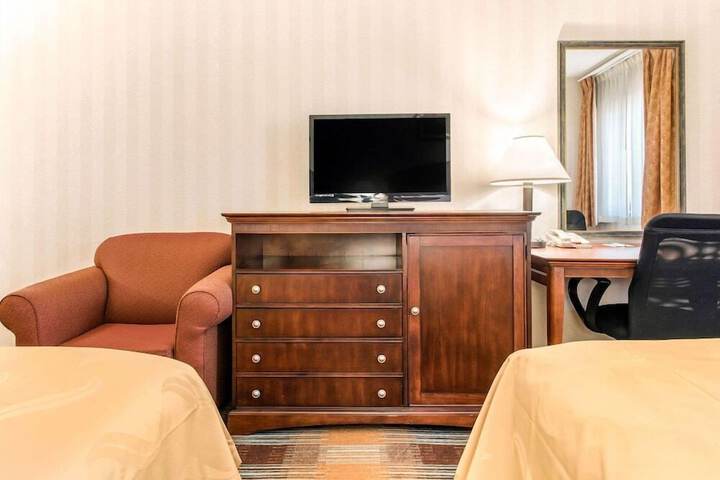 La Quinta Inn & Suites by Wyndham Miamisburg Dayton South