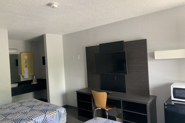 Room 21 of 37