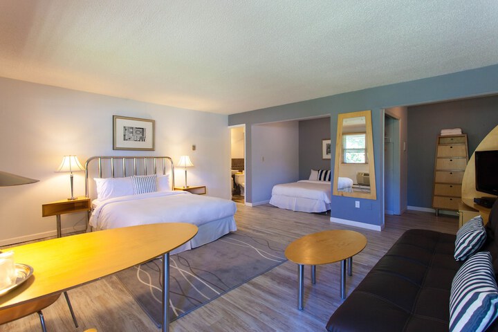 Room 15 of 26