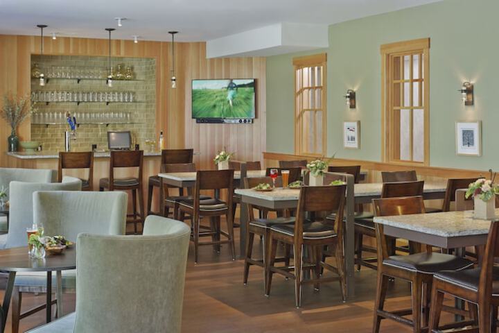 Green Mountain Suites Hotel