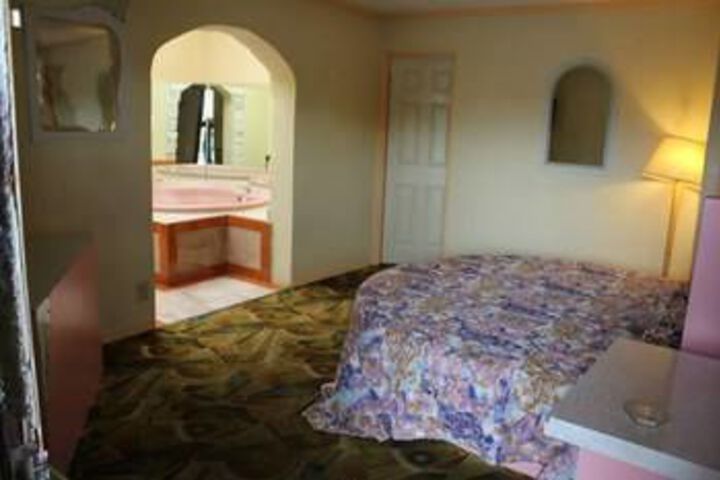 Presidential Inn and Suites