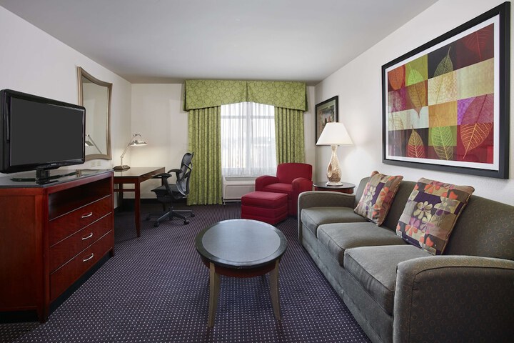Room 17 of 36