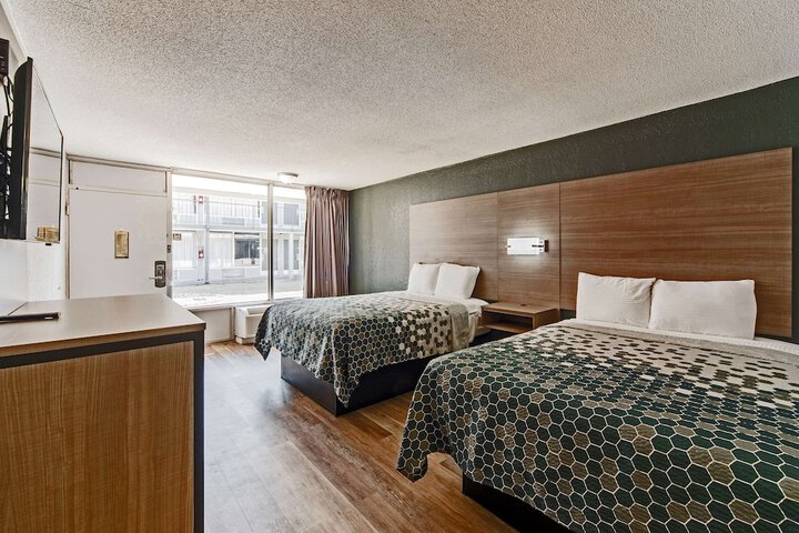 Room 21 of 49