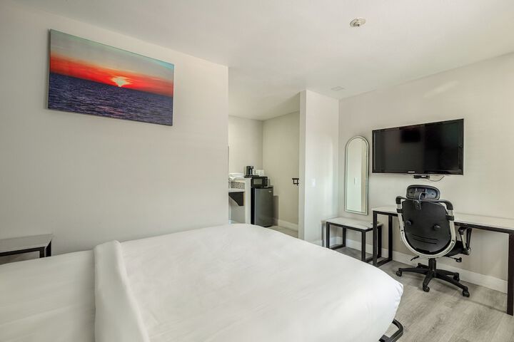 Hotel Avenida Victorville I 15
