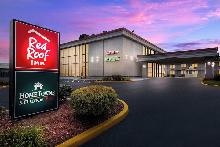Red Roof Inn Painted Post