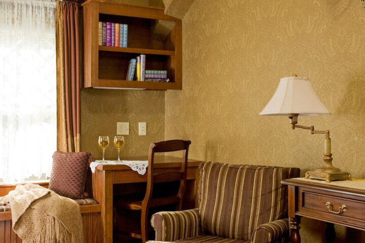 Berry Manor Inn