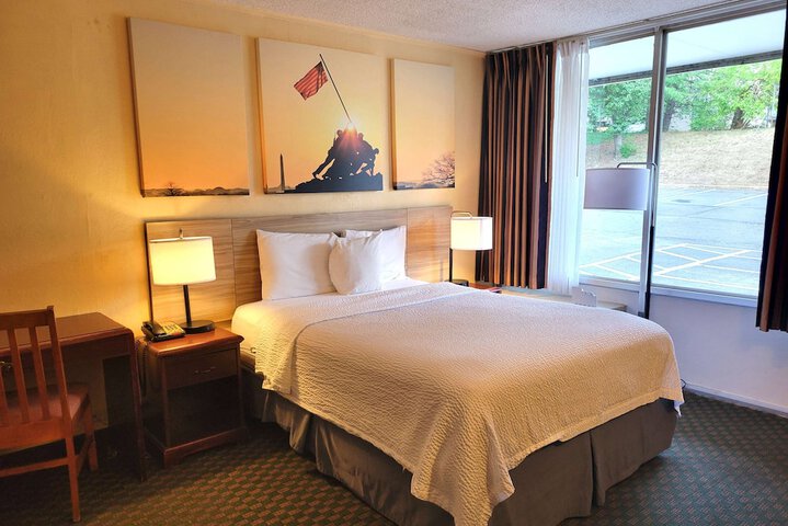 Days Inn by Wyndham Alexandria South