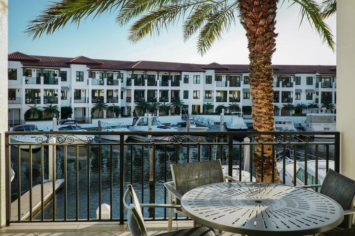 Naples Bay Resort & Marina