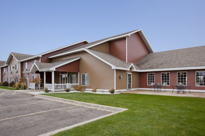 Paynesville Inn & Suites