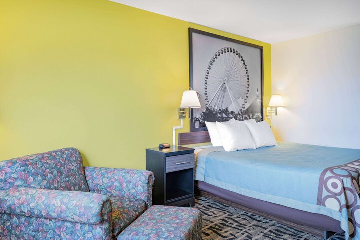 Super 8 by Wyndham Danville