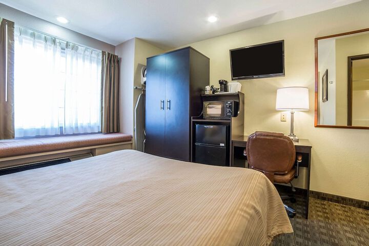 Room 30 of 44