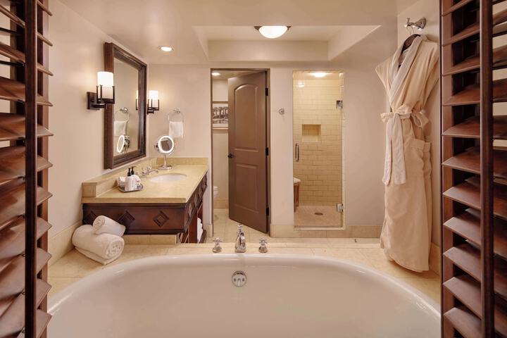 Room 73 of 148