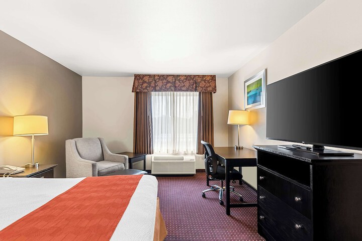 Room 9 of 25