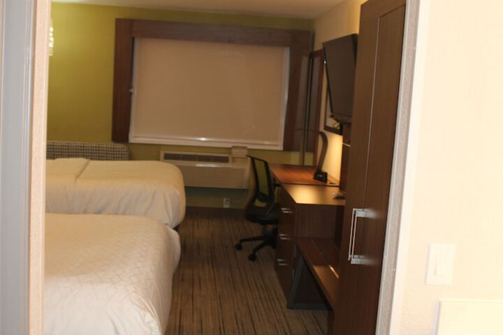 Room 25 of 58