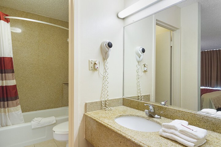 Room 15 of 21