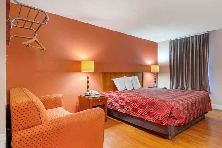 Room 16 of 24