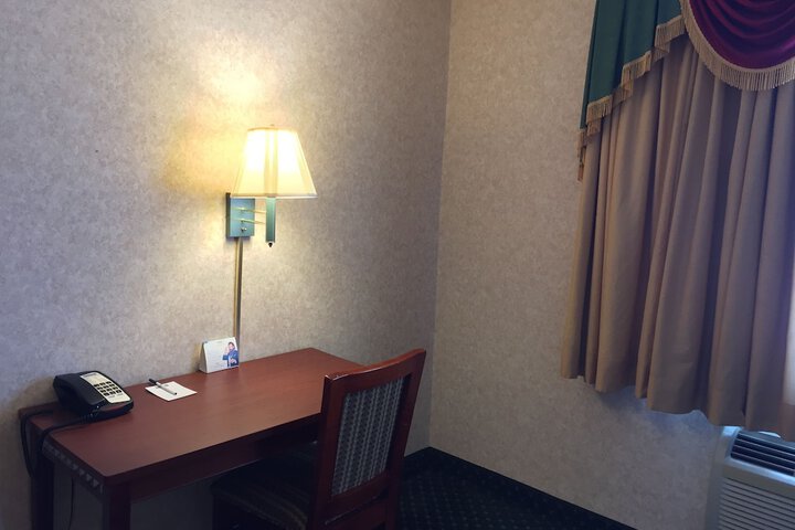 Room 23 of 27
