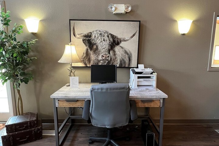 Business Center 28 of 29