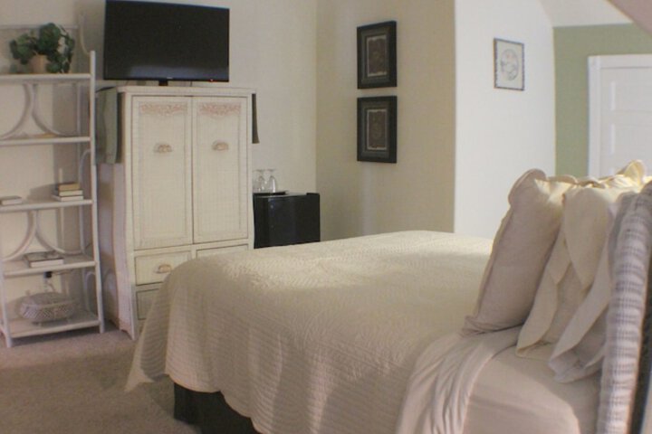 Room 65 of 106