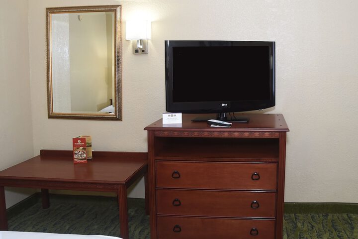 Room 11 of 35