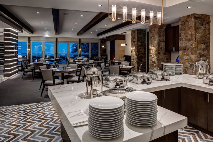 Dining 275 of 306