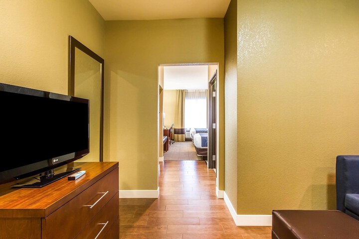 Room 15 of 31