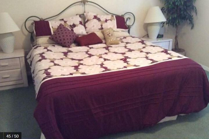 Room 6 of 17