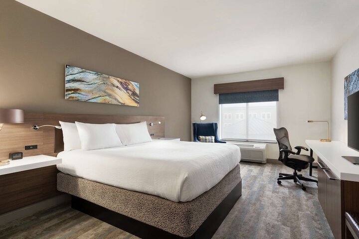 Room 16 of 33