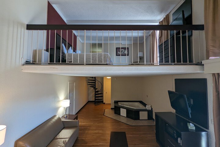 Red Roof Inn PLUS+ Wichita East