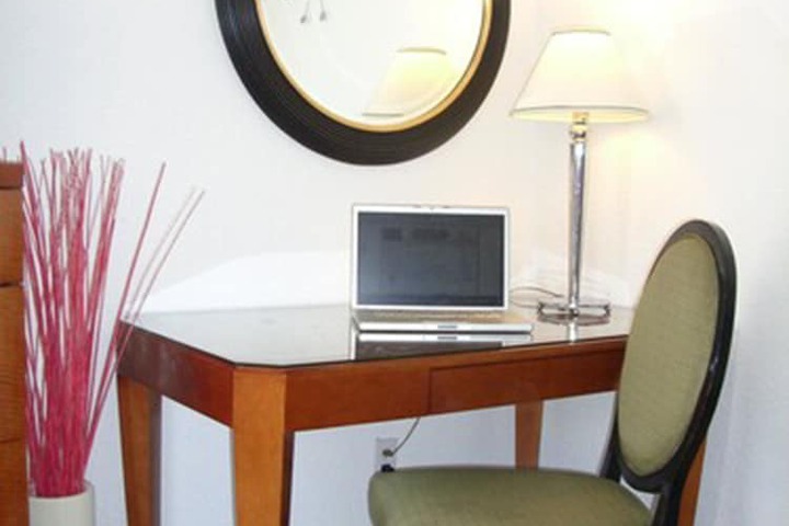 Alpine Inn & Suites