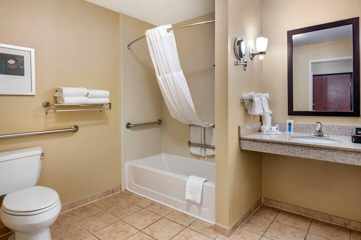 Comfort Suites Urbana Champaign University Area
