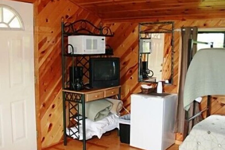 No Name City Luxury Cabins & RV
