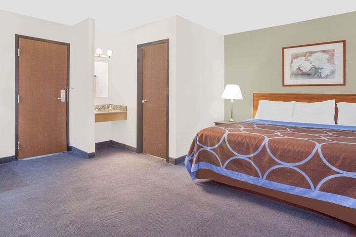Room 16 of 26