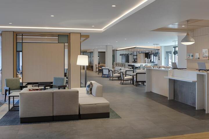 Hyatt House Columbus OSU / Short North