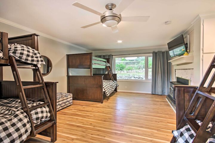 Dock Deck & Boat Slip: Lakefront Eucha Home