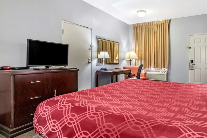 Room 12 of 23