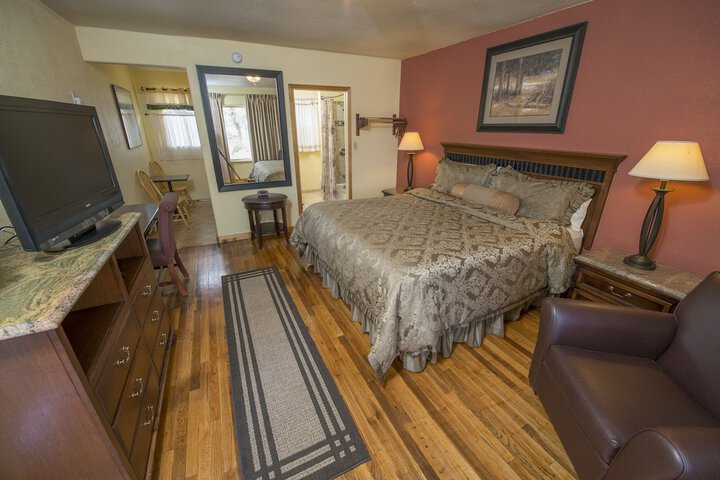 Room 27 of 48