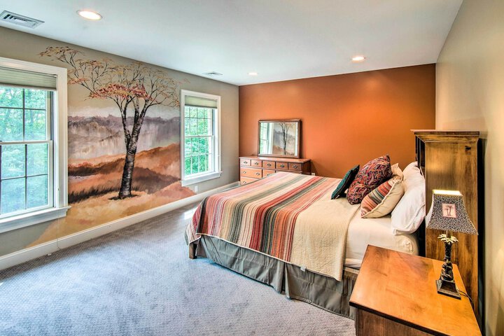 Extravagant Atglen Manor w / Private 60-acre Land!