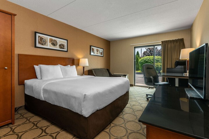 Room 15 of 27