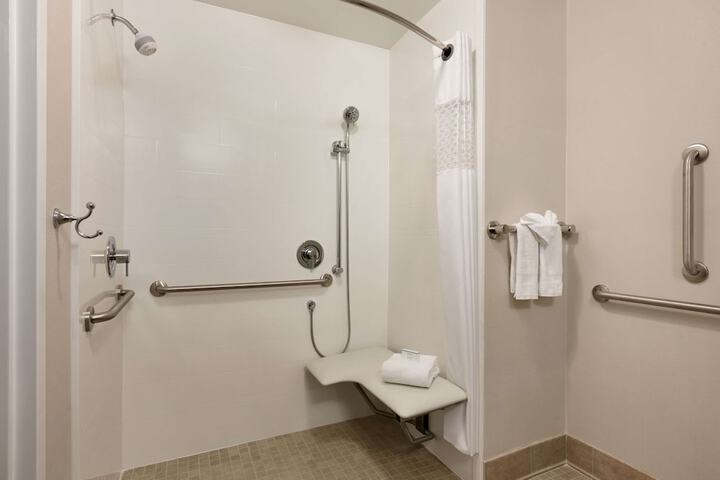 Room 13 of 44