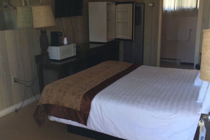 Room 12 of 16