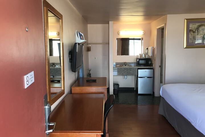 Room 21 of 25