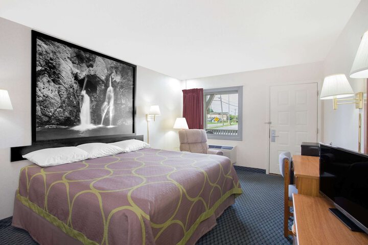 Room 38 of 48