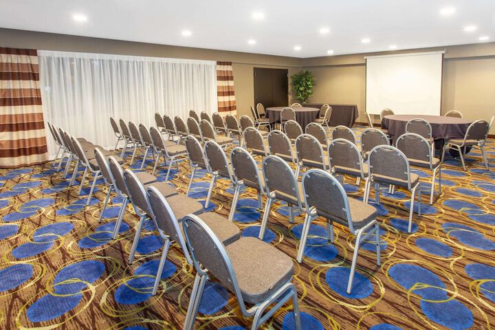 Wyndham Garden Fort Wayne