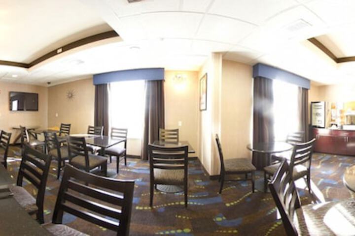 Holiday Inn Express Hotel & Suites Bastrop by IHG